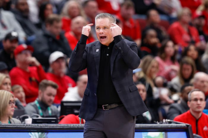 Ohio State Buckeyes head coach Chris Holtmann directs his team against the Wisconsin Badgers during the second half at United Center.